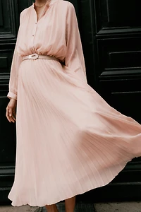 ROBE MIDI PLISSÉE CEINTURE