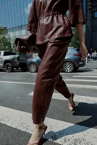 PANTALON EN MATIÈRE SYNTHÈTIQUE