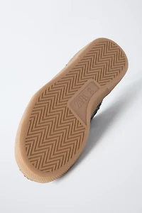 TENNIS OU BASKET À SEQUINS