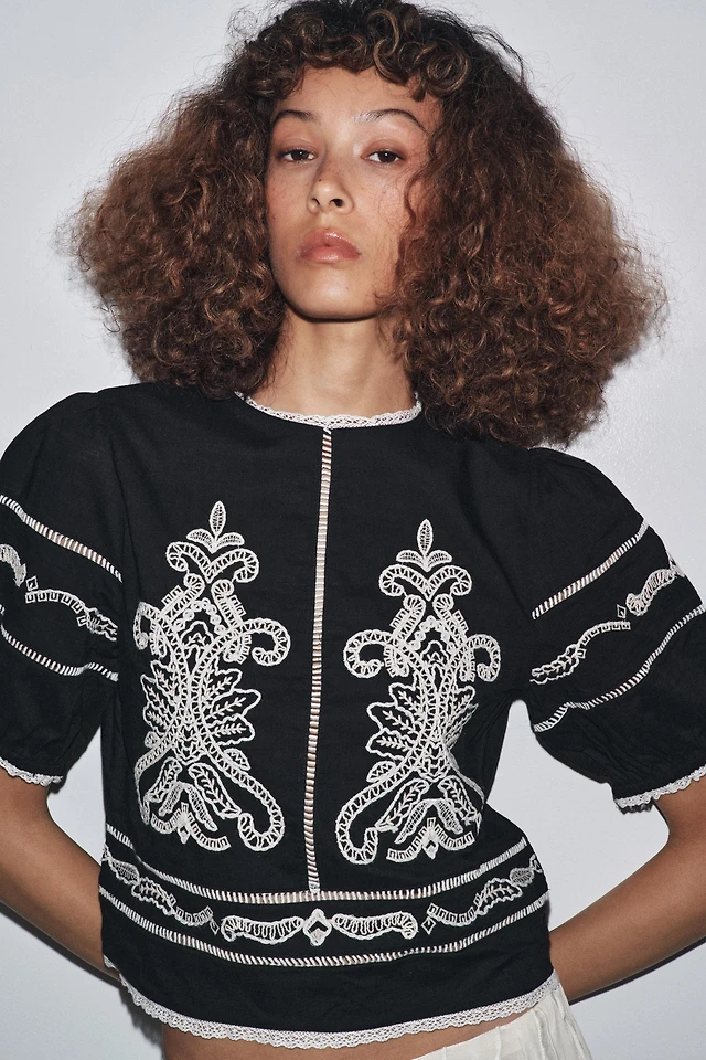 Zara BLUSA BORDADOS CONTRASTE ZW COLLECTION Centro Colombo