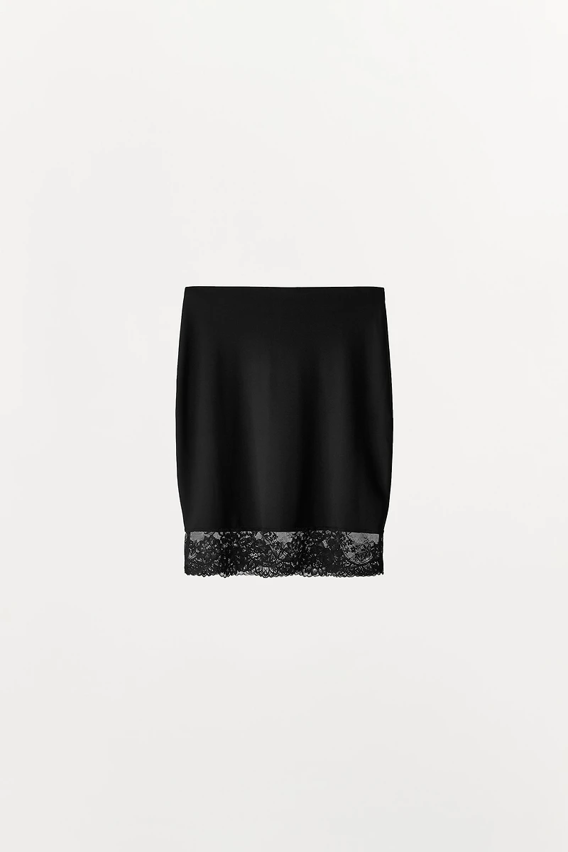 JUPE DOUBLURE AVEC POLYAMIDE ET DENTELLE