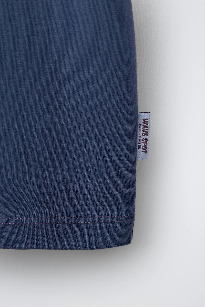 ENSEMBLE T-SHIRT ET BERMUDA À INSCRIPTION