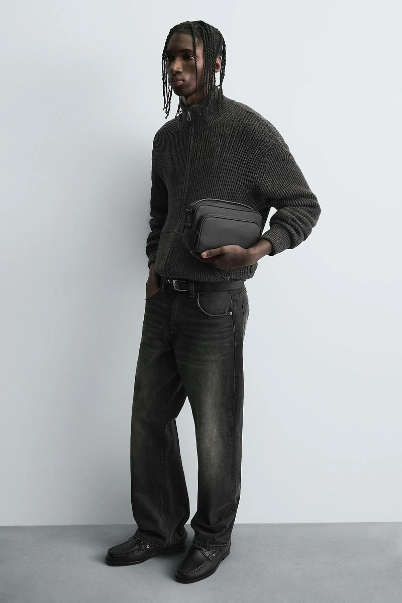 TEXTURED CROSSBODY BAG