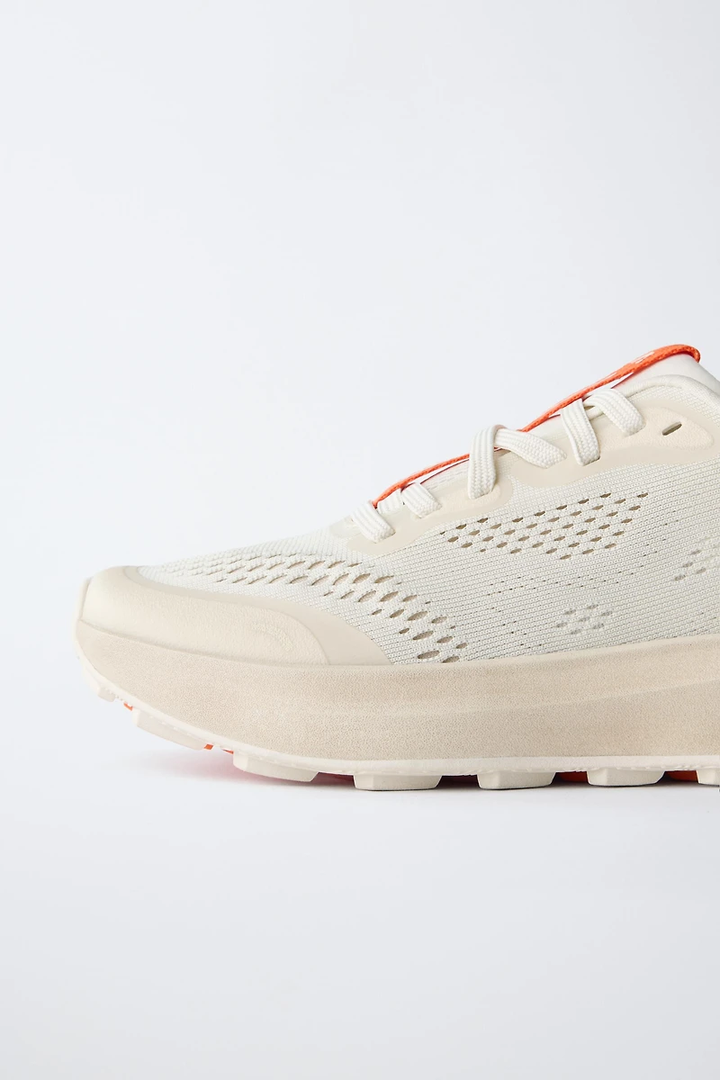 SPORT SNEAKERS