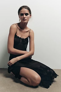 EMBROIDERED FLORAL GEORGETTE SKIRT