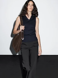 Ribbed top with collar detail