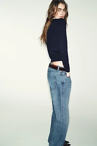 GILET EN MAILLE AVEC FINITIONS DENTELLE