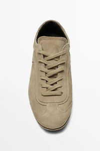 Chaussure de sport en croûte cuir