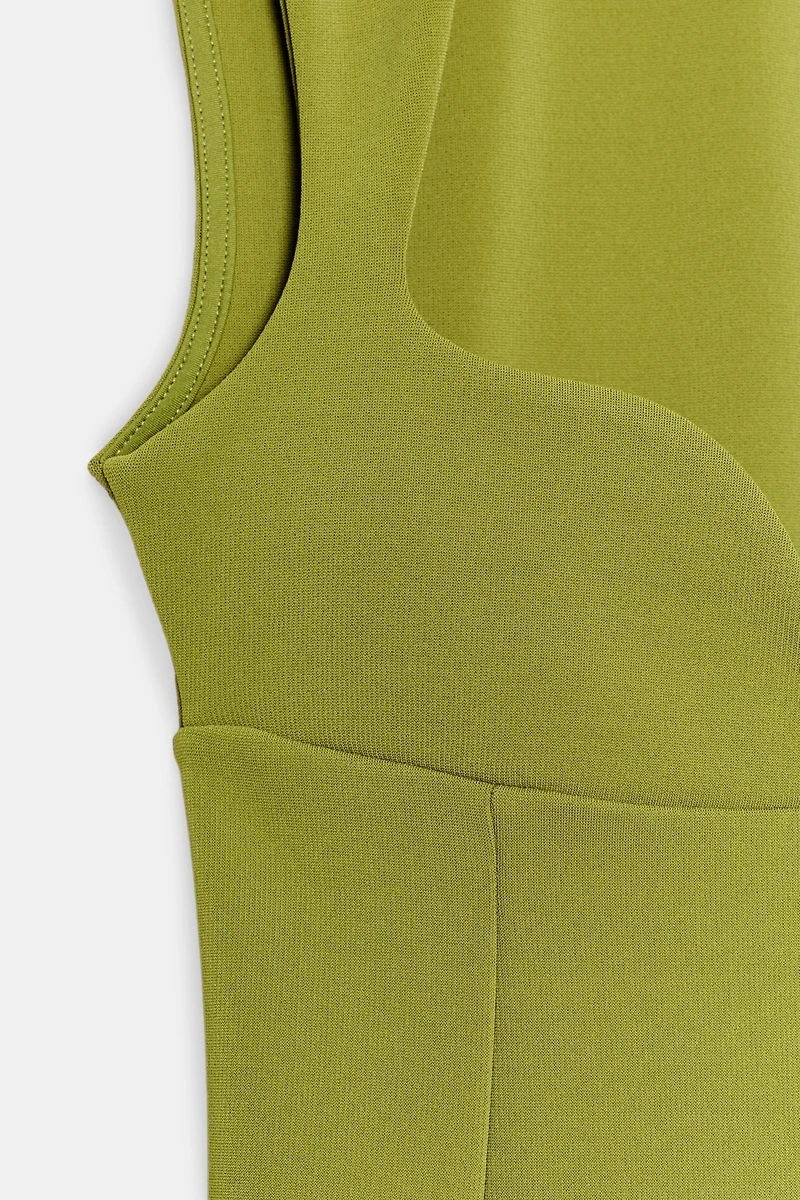 ROBE DÉCOLLETÉ EN CŒUR