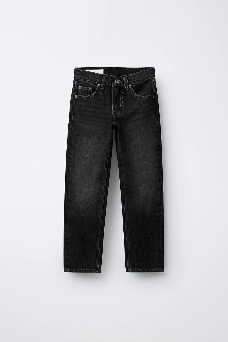 STRAIGHT LEG JEANS
