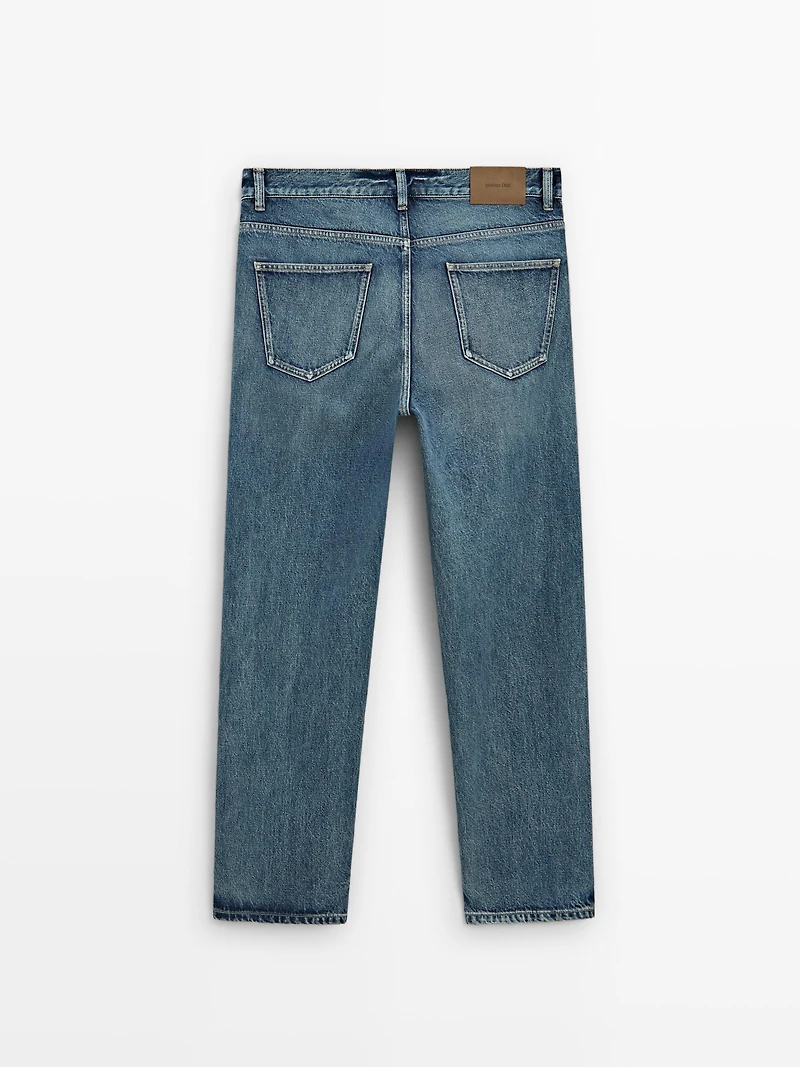 Straight-leg jeans