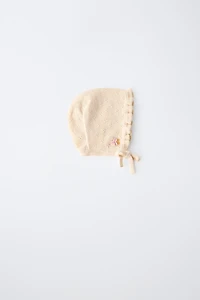 EMBROIDERED FLOWER KNIT BONNET