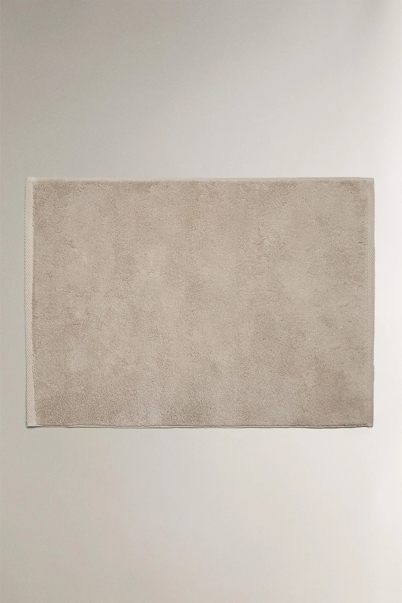EXTRA SOFT NON-SLIP BATH MAT