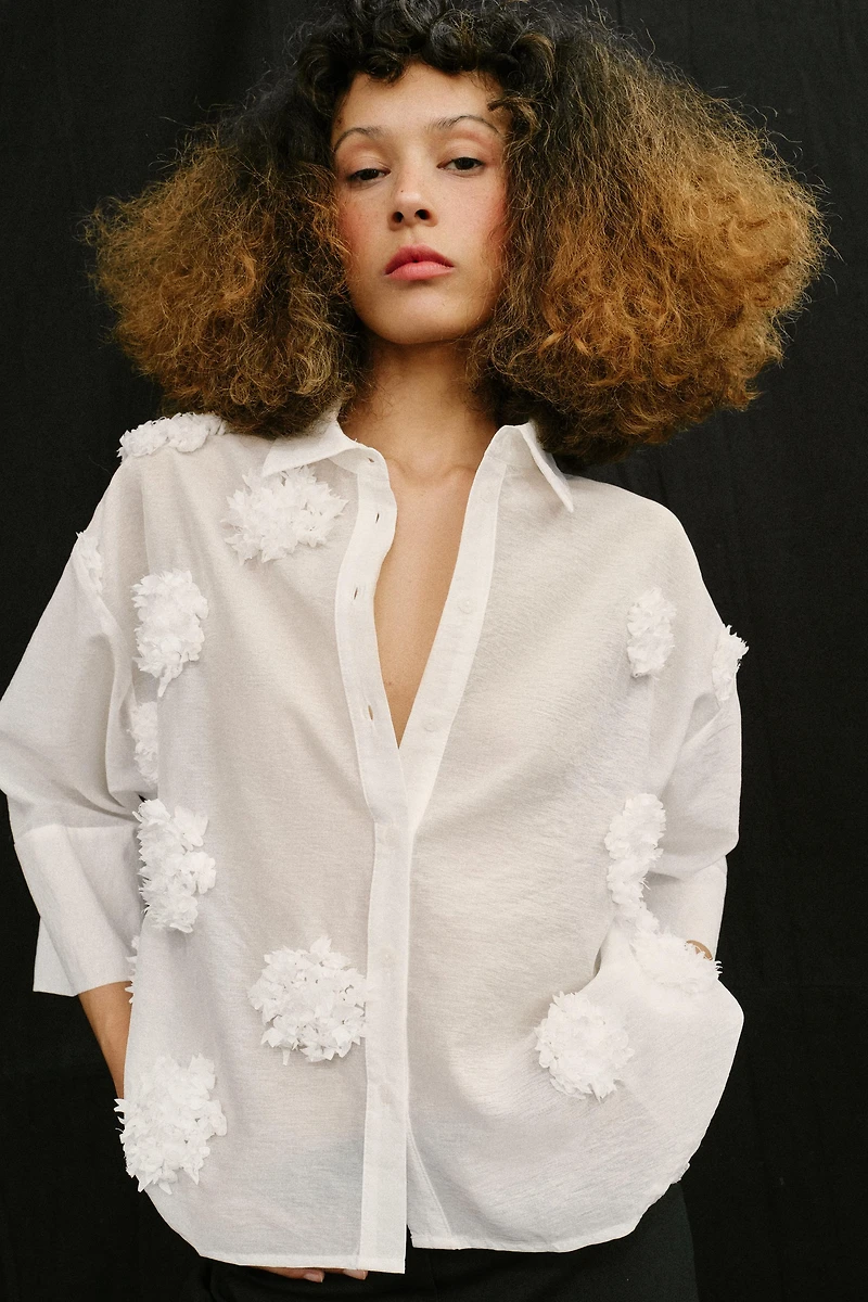 FLOWY EMBOSSED FLORAL SHIRT