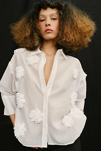 FLOWY EMBOSSED FLORAL SHIRT