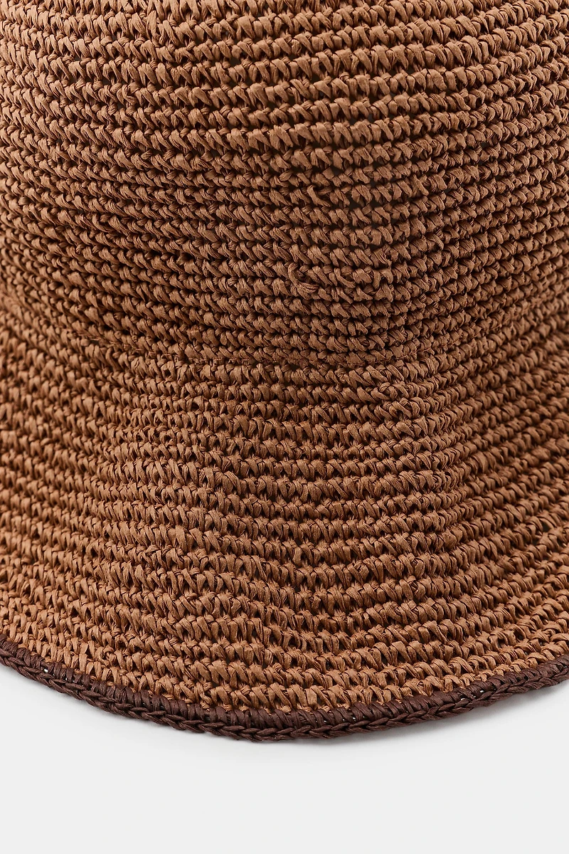 BONNET TRESSÉ BUCKET BORDURE CONTRASTE
