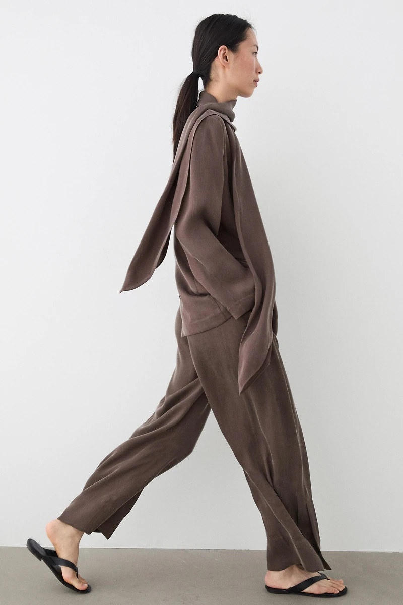 Total look flowing overshirt with tie detail
