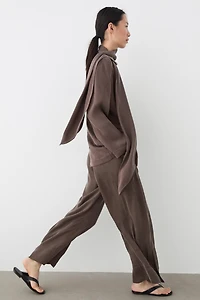 Total look flowing overshirt with tie detail