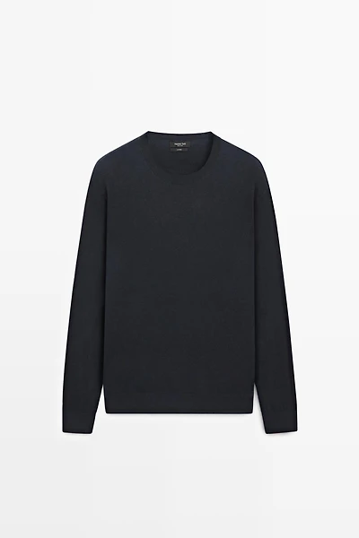 100% cashmere crew neck sweater