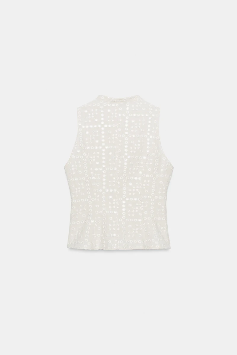 EMBROIDERED EYELET TOP WITH FROG FASTENING