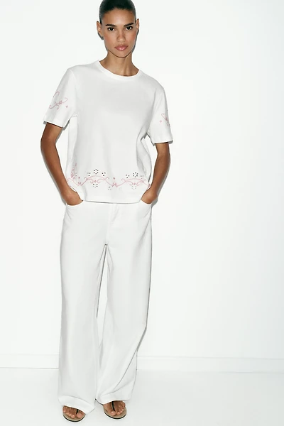 CONTRAST EMBROIDERED T-SHIRT