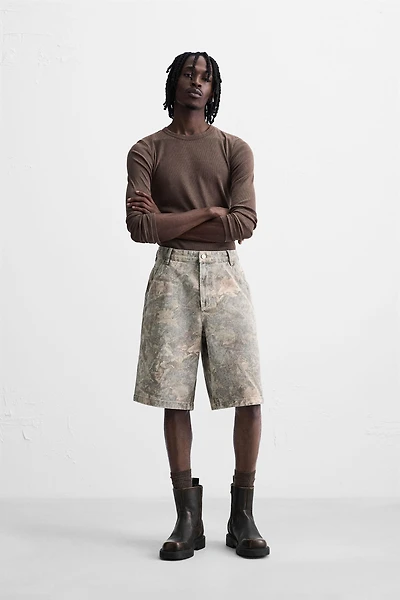 ABSTRACT PRINT RELAXED FIT BERMUDA SHORTS