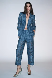 LACE BLAZER