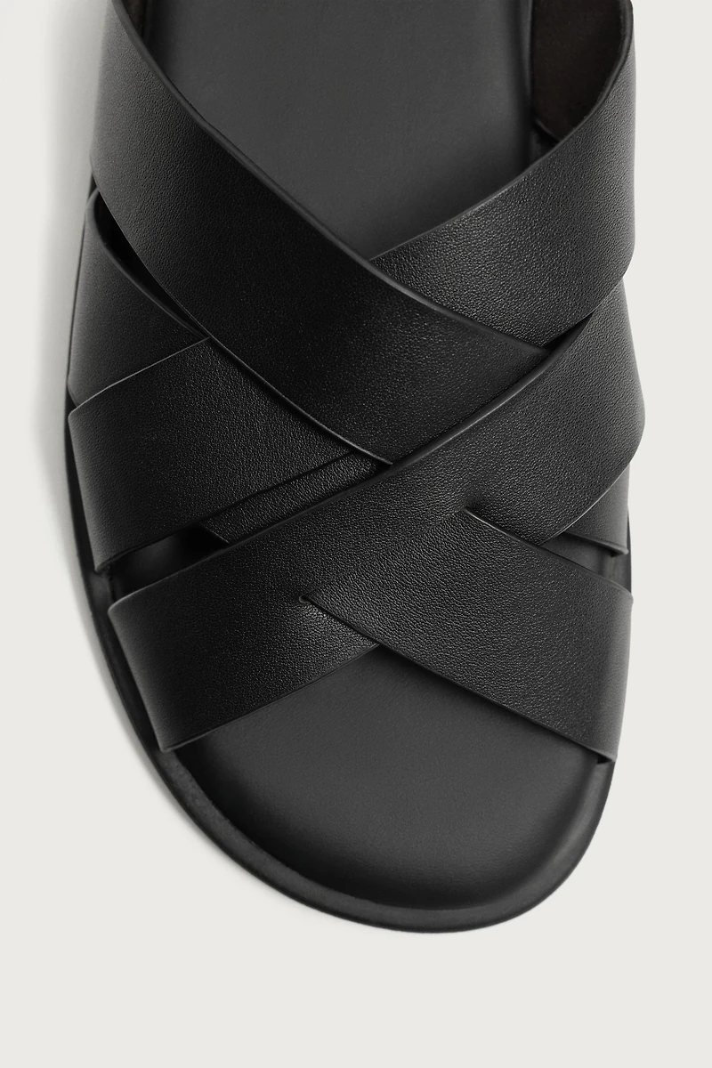 SANDALES EN CUIR À BRIDES