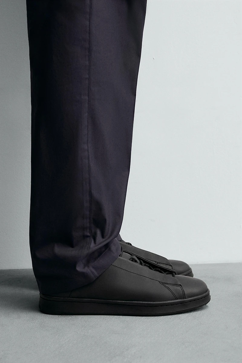 LEATHER SNEAKERS