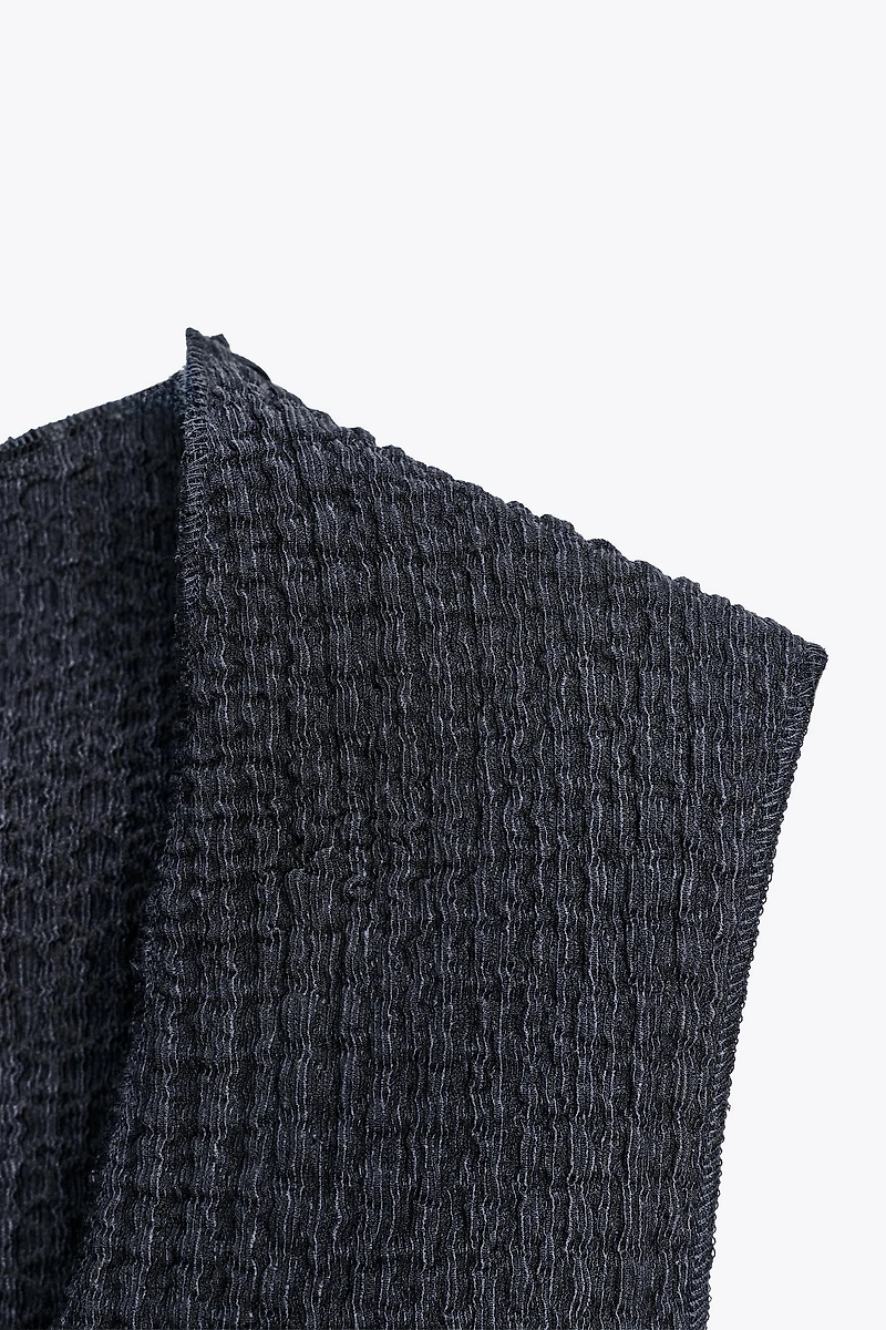 TEXTURED TOP