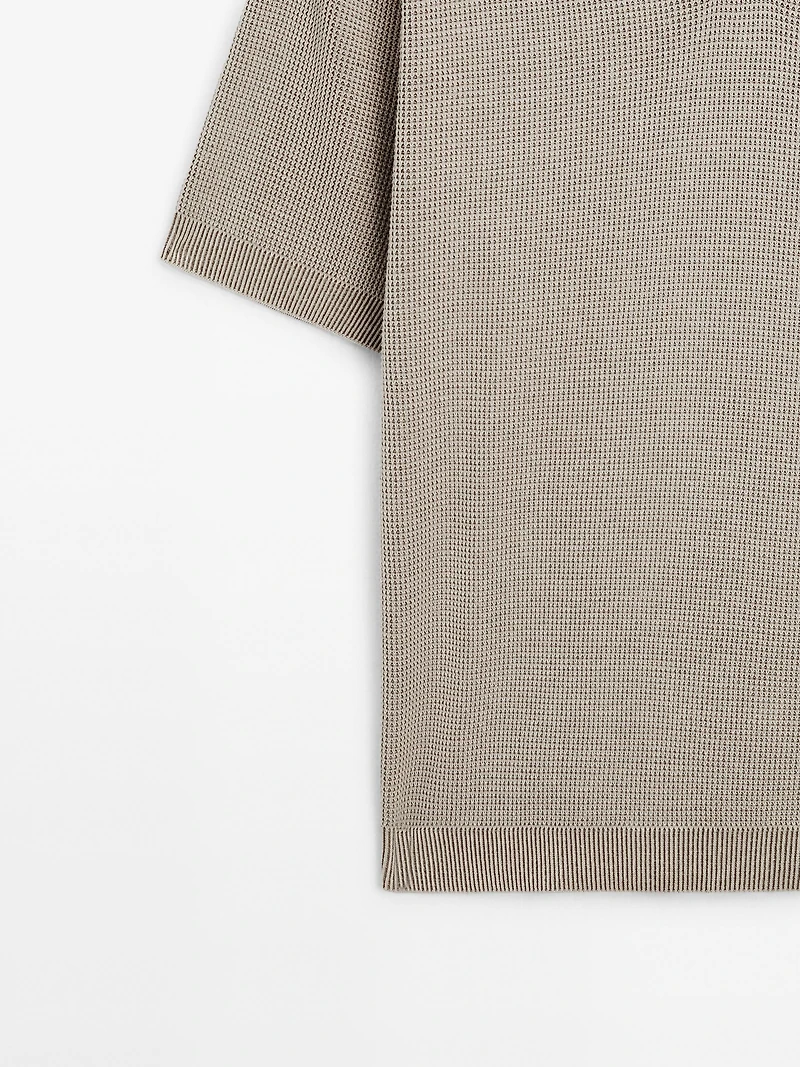 Polo en maille à col V texturé