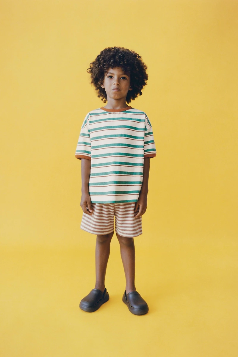 STRIPED TRIM T-SHIRT