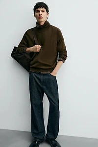 100% WOOL TURTLENECK SWEATER