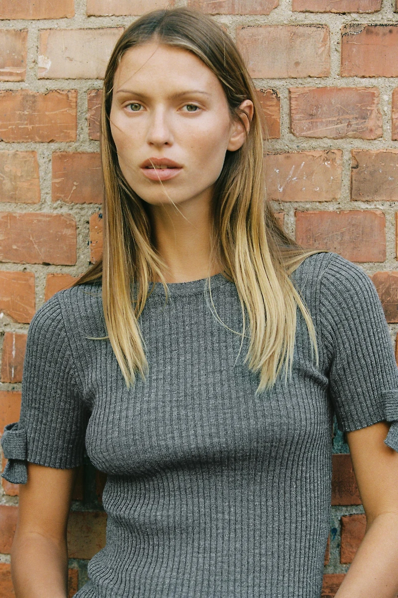 RIBBED KNIT SWEATER WITH BOWS