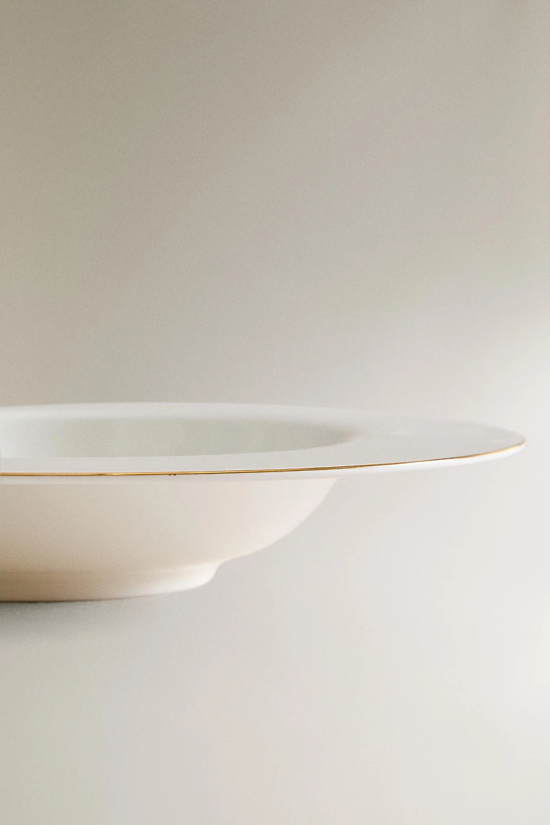 RIMMED BONE CHINA SOUP PLATE