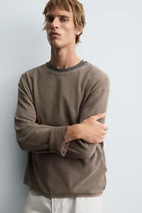 WASHED TEXTURED SWEATER