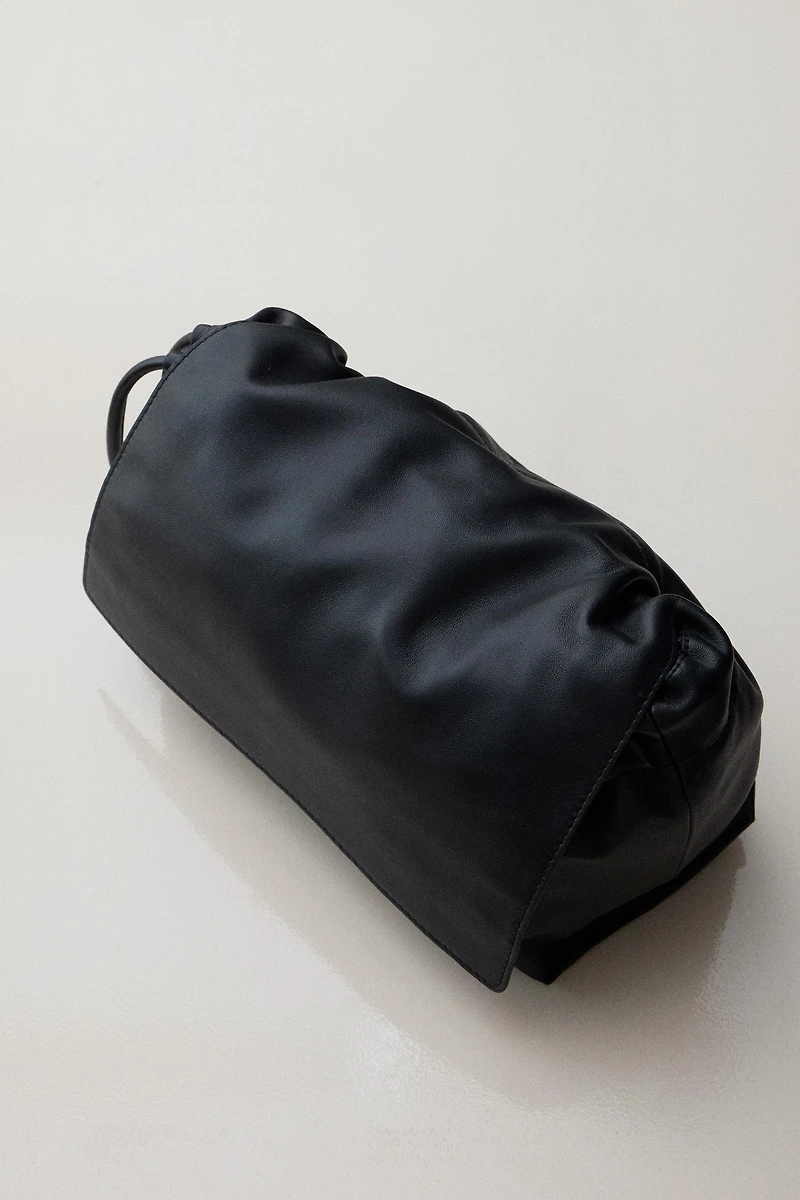 LEATHER POUCH MAKEUP BAG