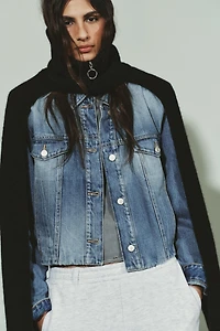 HIGH COLLAR KNIT SCARF