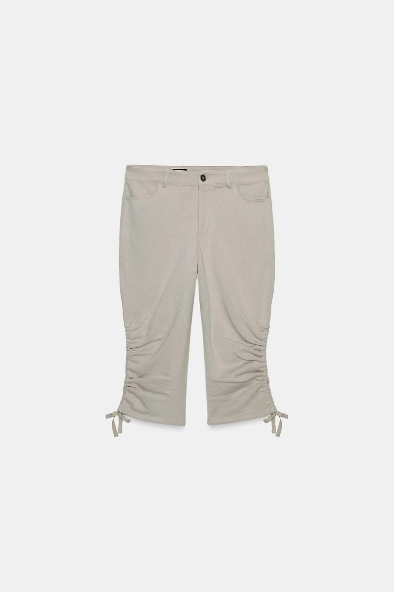 GATHERED CAPRI PANTS