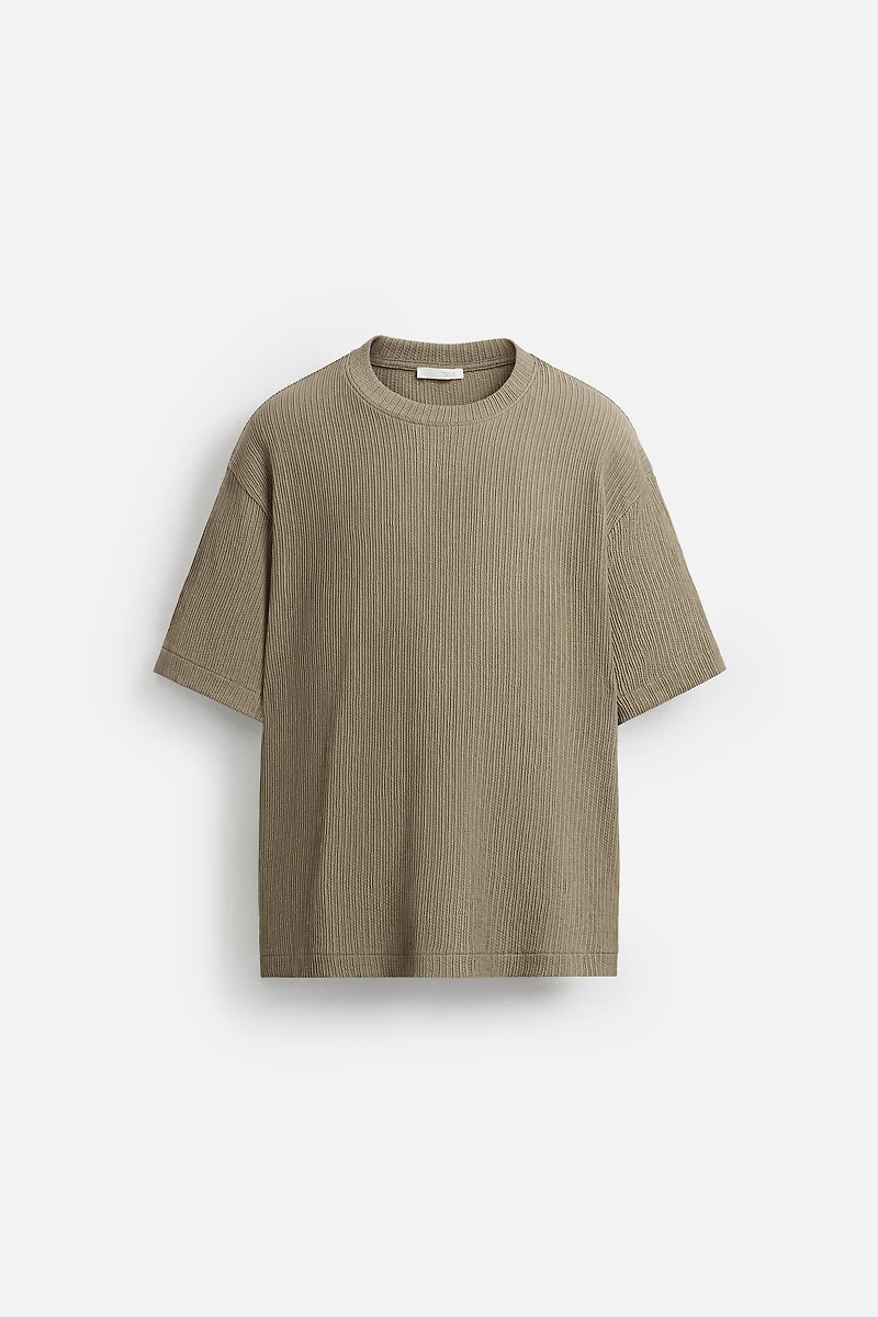 IRREGULAR TEXTURED T-SHIRT
