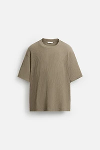IRREGULAR TEXTURED T-SHIRT