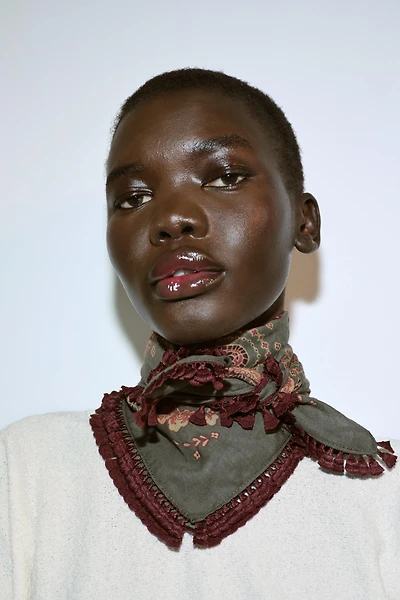 FOULARD BANDANA À IMPRIMÉ ET À FRANGES