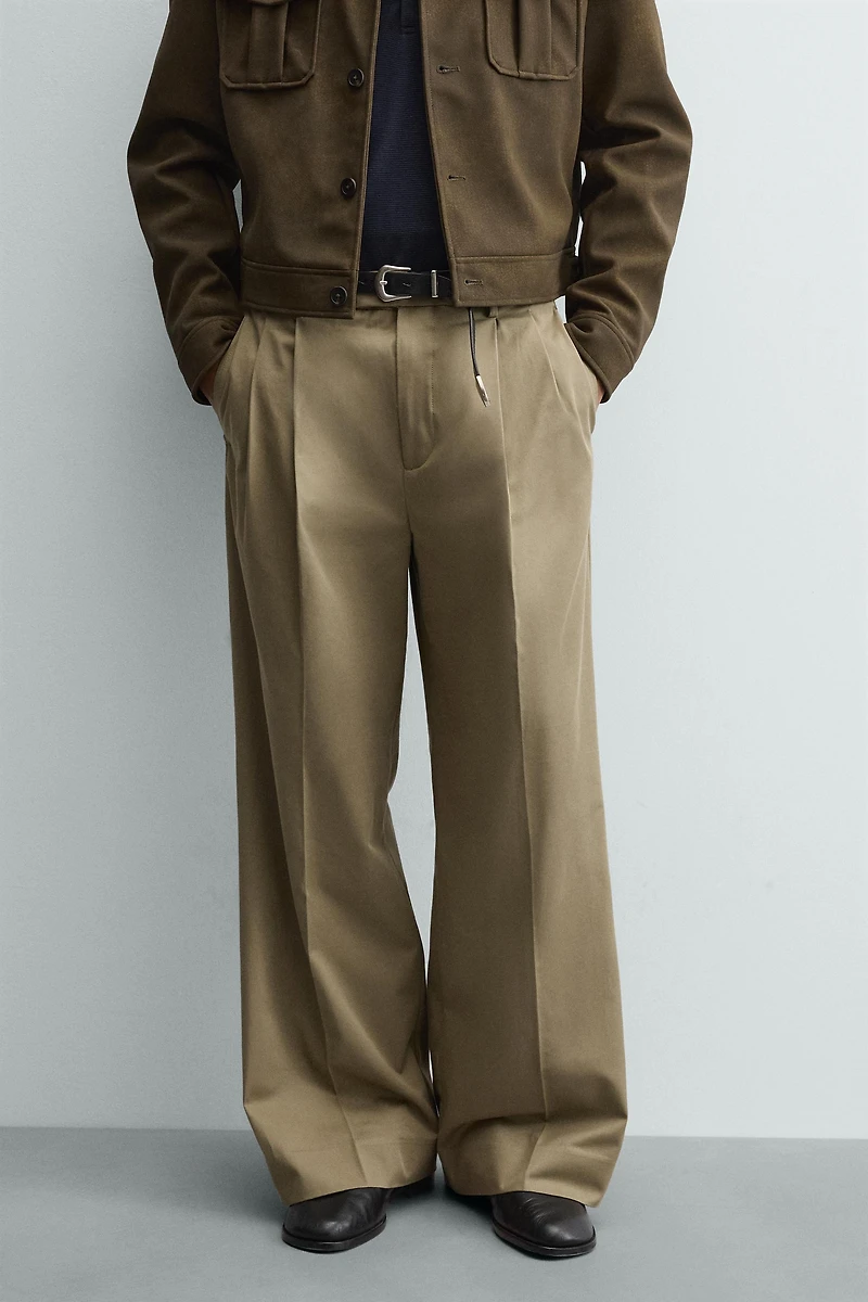 PLEATED WIDE FIT PANTS