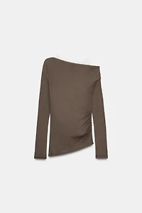ASYMMETRIC DOUBLE EFFECT T-SHIRT