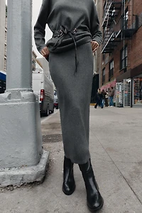 JUPE MI-LONGUE EN MAILLETTE LISSE TOUCHER DOUX