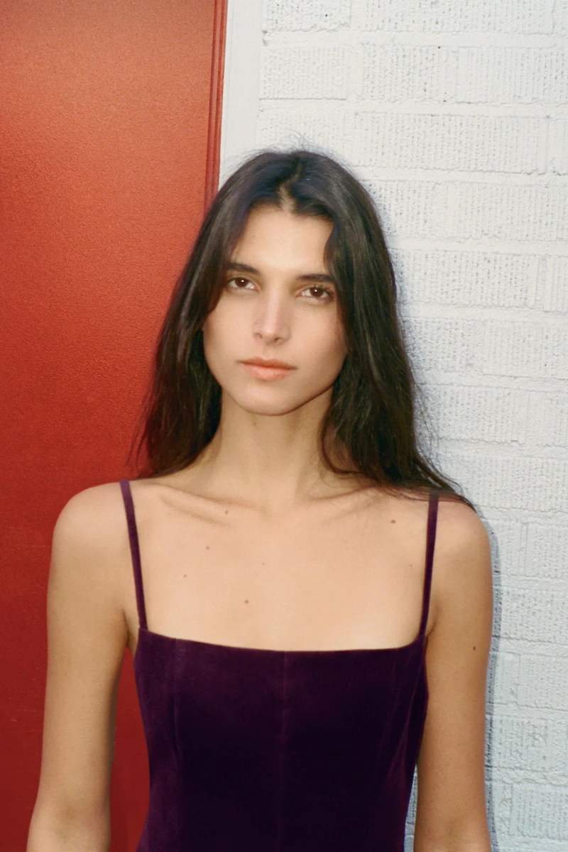 ROBE COURTE À VOLUME