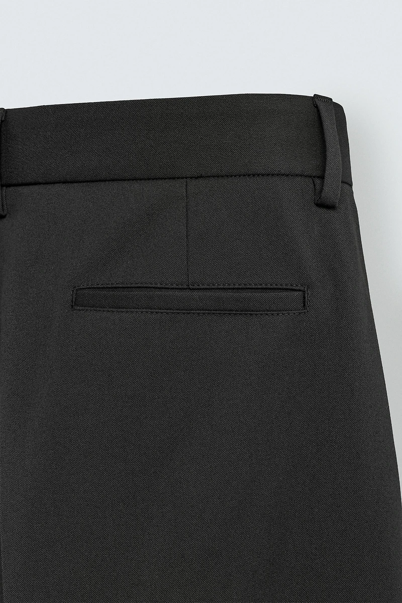 PLEATED WIDE FIT PANTS