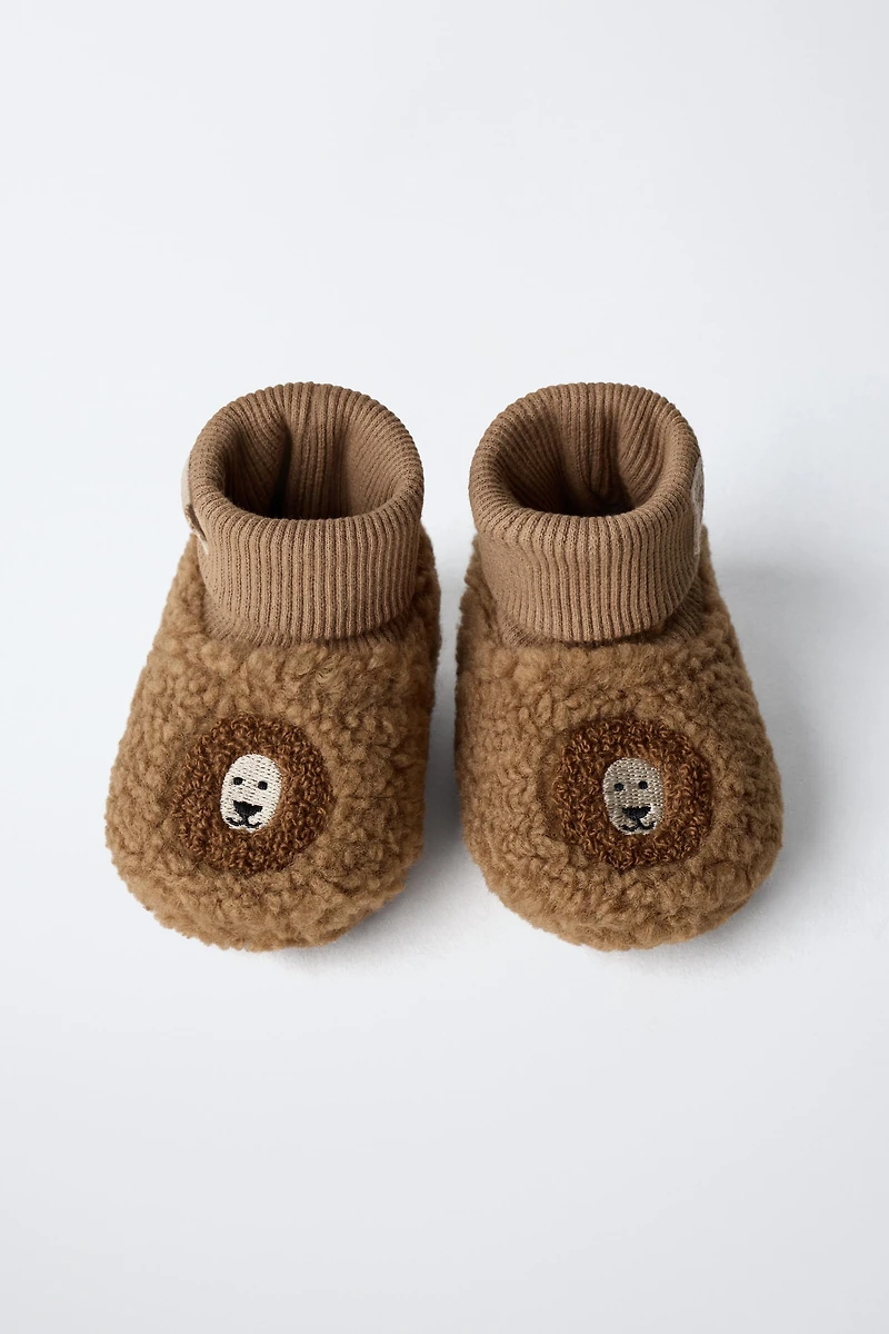 ANIMAL SLIPPERS