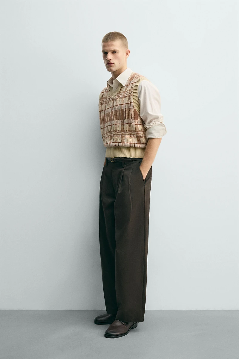 PLAID JACQUARD KNIT VEST