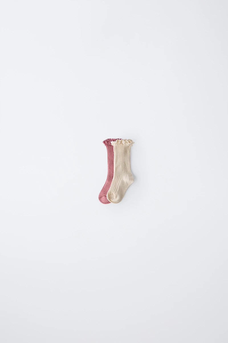 LOT DE DEUX PAIRES CHAUSSETTES EN DENTELLE